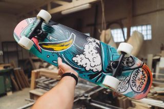 Customovka 32” x 8,75” grafika @chae_personally | @molotowpraha